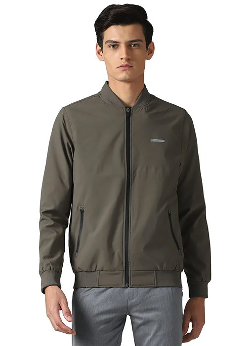 water resistant jackets, weekend bag must haves