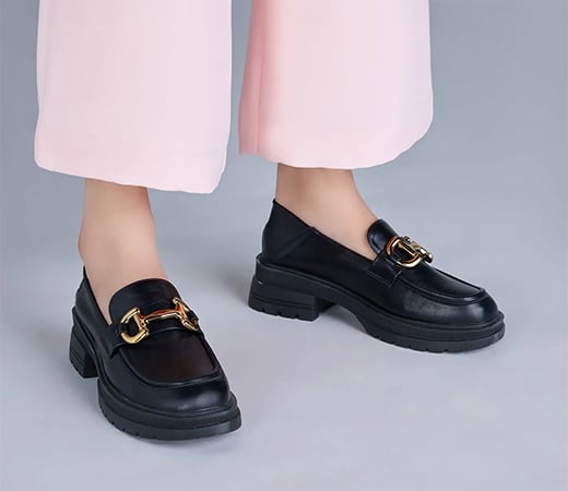 Black Solid Chunky Moccasins