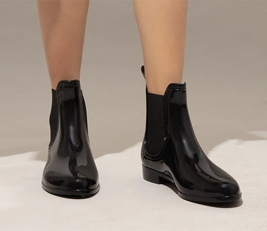 Black Solid Ankle Length Rain Boots