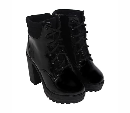Black solid boots
