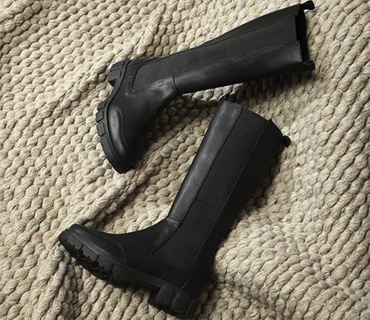 Black Solid Boots