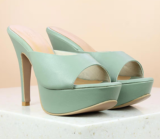  Inc.5 Solid Green Stilettos