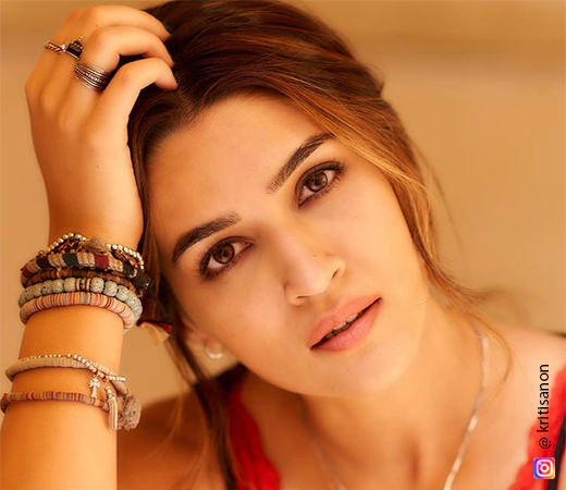 Kriti Sanon wearing bracelets