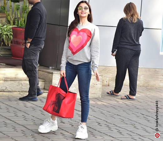 Sweater with heart print