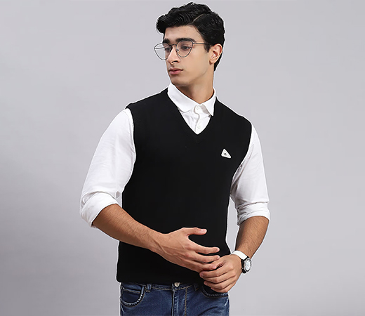 Monte Carlo Black Solid V Neck Sweater