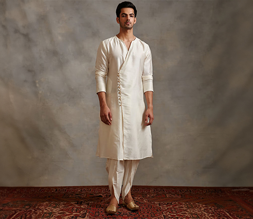 Abhishthi Ivory buttoned kurta for men