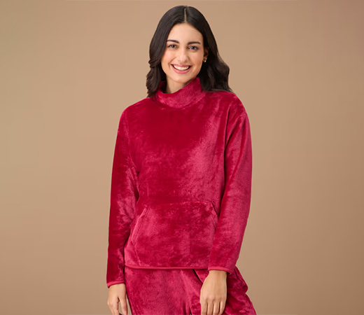Nykd by Nykaa Luxe Fur Sweatshirt 