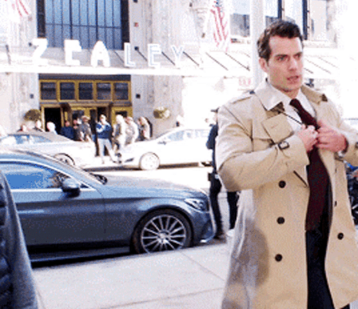 Henry Cavill wearing a trench coat as Superman in Justice League (2017)