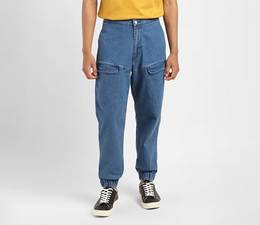 Levi's Men Solid Tapered Fit Mid-Rise Denim Joggers