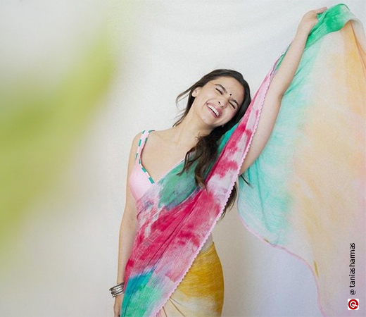 Alia Bhatt wearing a marble print saree