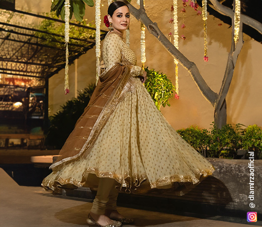 Dia Mirza wearing a kurta set