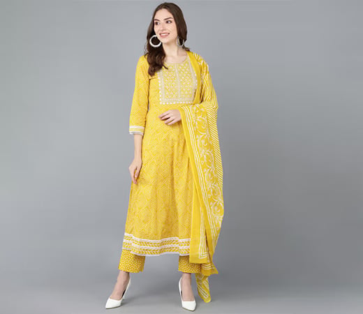 Vaamsi Yellow Cotton Blend Printed Kurta Set